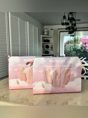 2 Monday Haircare Travel Hair + Body Set, Travel Bag &  Keychain Gift Set NIP